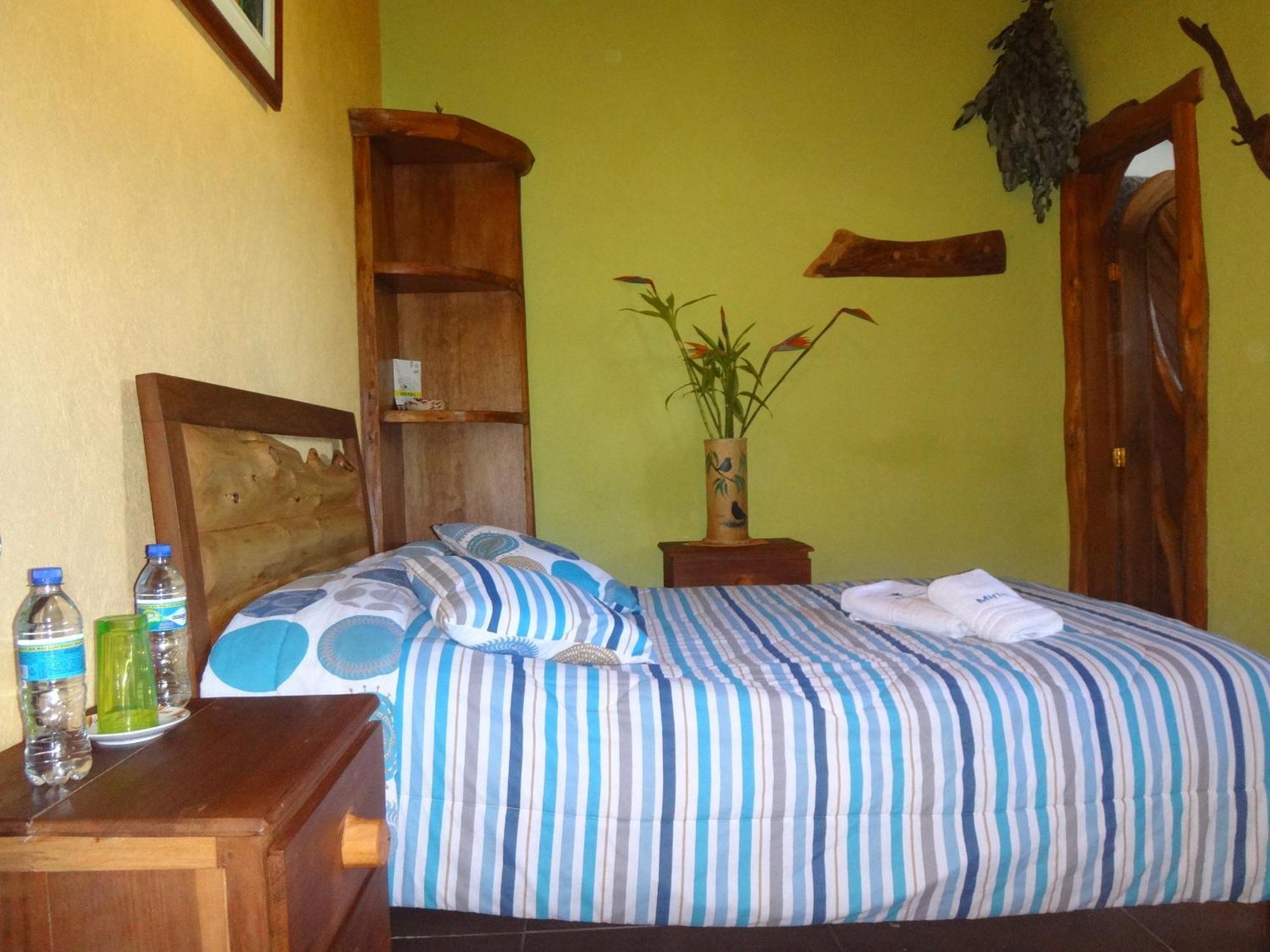 Zaysant Ecolodge Пуэмбо Экстерьер фото